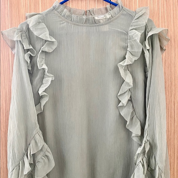 H&M Ruffle Detail Blouse - Picture 1 of 5